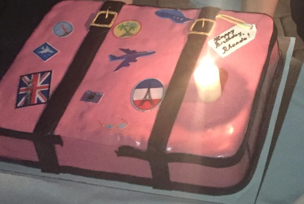 MY PINK SUITCASE BIRTHDAY CAKE!